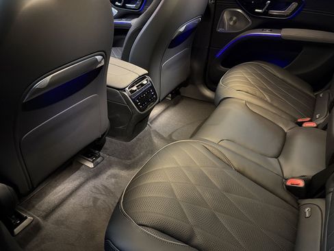New 2026 Mercedes-Benz EQS 550 4MATIC SUV image 11