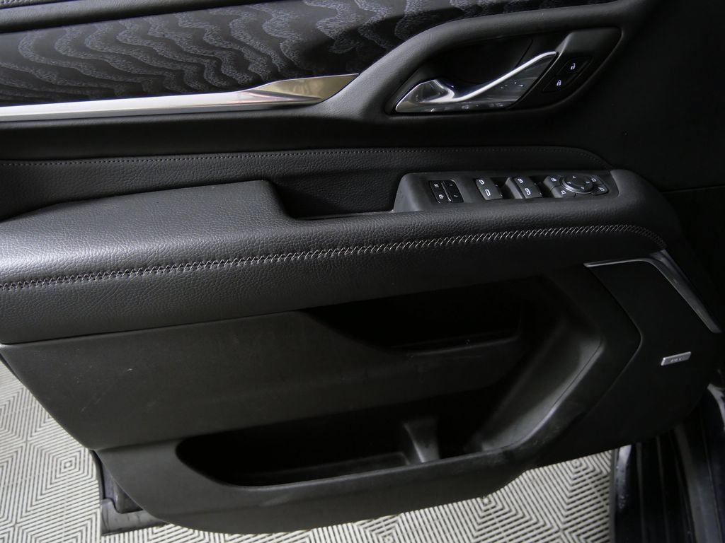 Used 2023 GMC Yukon XL Denali AWD/4WD image 15