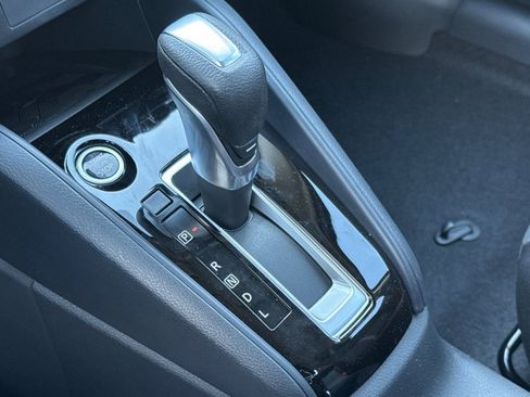 New 2025 Nissan Versa SR w/ Trunk Package image 17