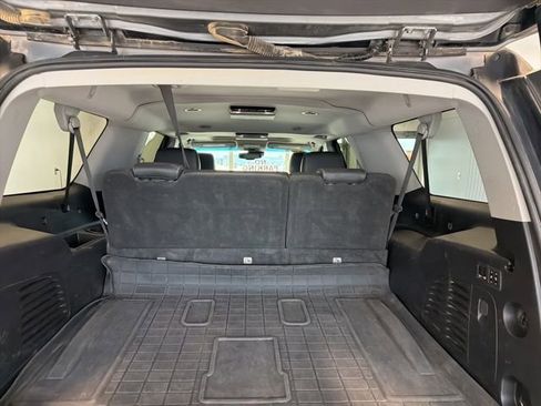 Used 2018 Chevrolet Suburban Premier AWD/4WD image 20
