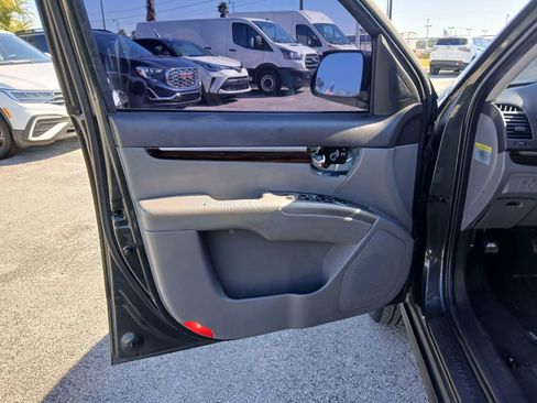 Used 2010 Hyundai Santa Fe SE image 6