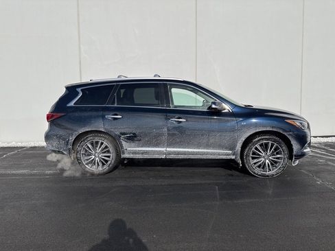 Used 2018 INFINITI QX60 Luxe w/ Deluxe Technology Package image 2
