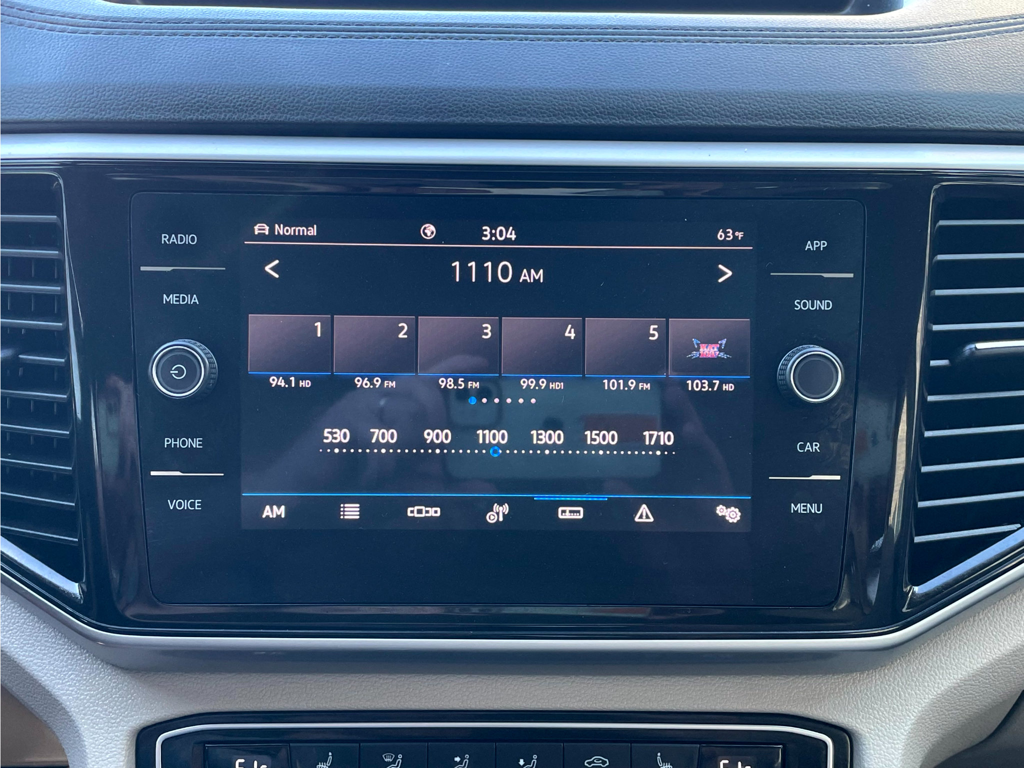 Used 2023 Volkswagen Atlas SE AWD/4WD image 15