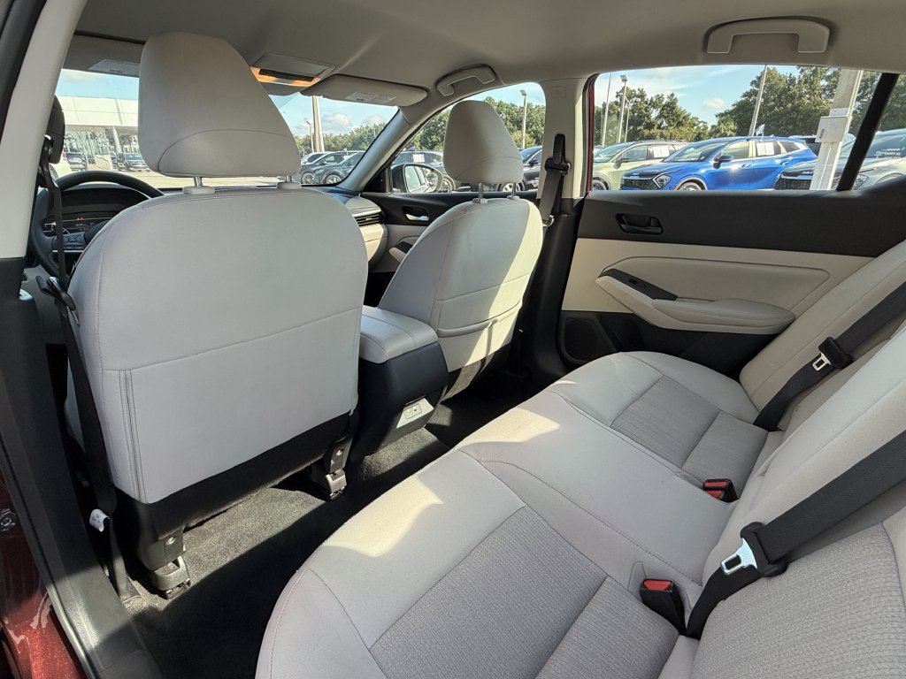 Used 2025 Nissan Altima 2.5 SV FWD image 16