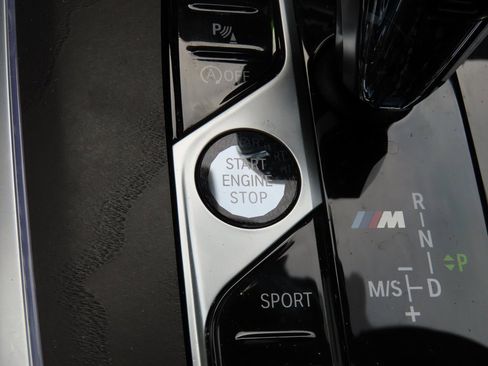 Used 2021 BMW X7 M50i image 31
