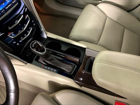 Used 2016 Cadillac XTS Luxury w/ Driver Awareness Package FWD image 18