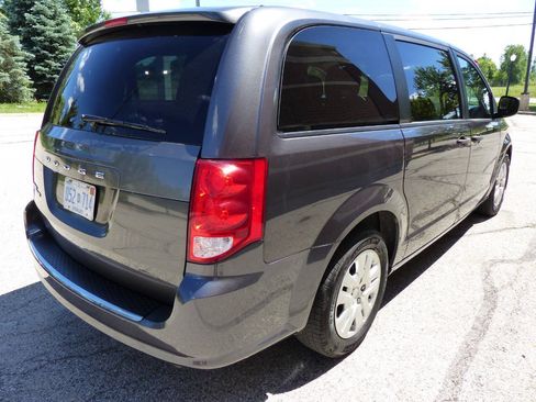 Used 2019 Dodge Grand Caravan SE w/ UConnect Hands-Free Group FWD image 10