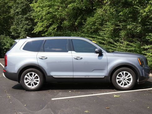 Used 2020 Kia Telluride LX AWD/4WD image 9