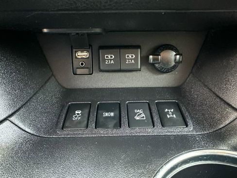 Certified 2019 Toyota Highlander LE image 37