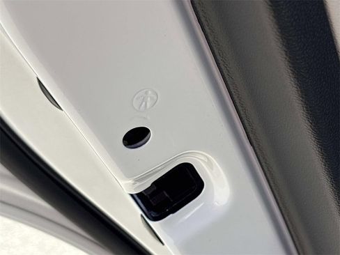 Used 2021 Volkswagen Tiguan SE R-Line image 14