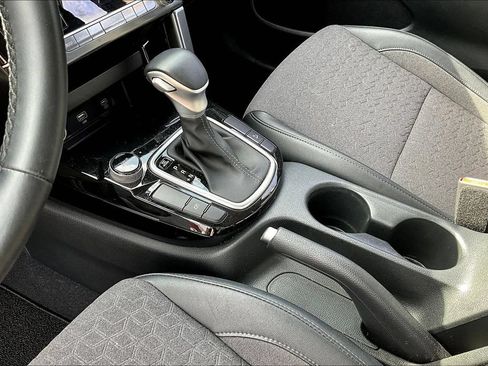 Used 2025 Kia Seltos S FWD image 19