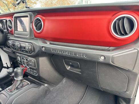 Used 2021 Jeep Wrangler Unlimited Rubicon w/ LED Lighting Group image 21