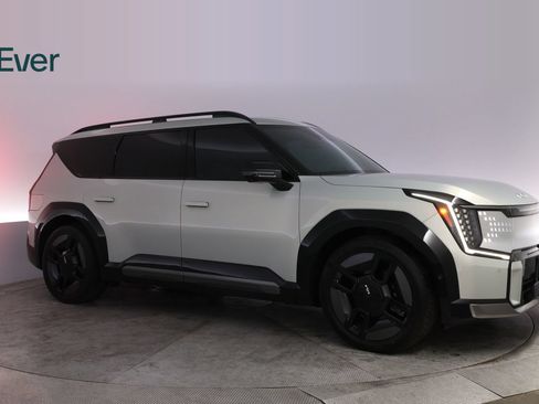 Used 2024 Kia EV9 GT-Line AWD/4WD image 14