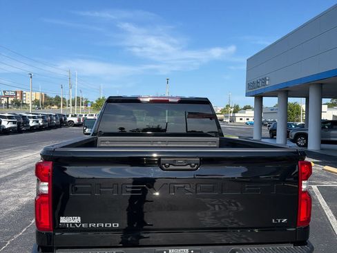 Used 2024 Chevrolet Silverado 2500 LTZ RWD image 4