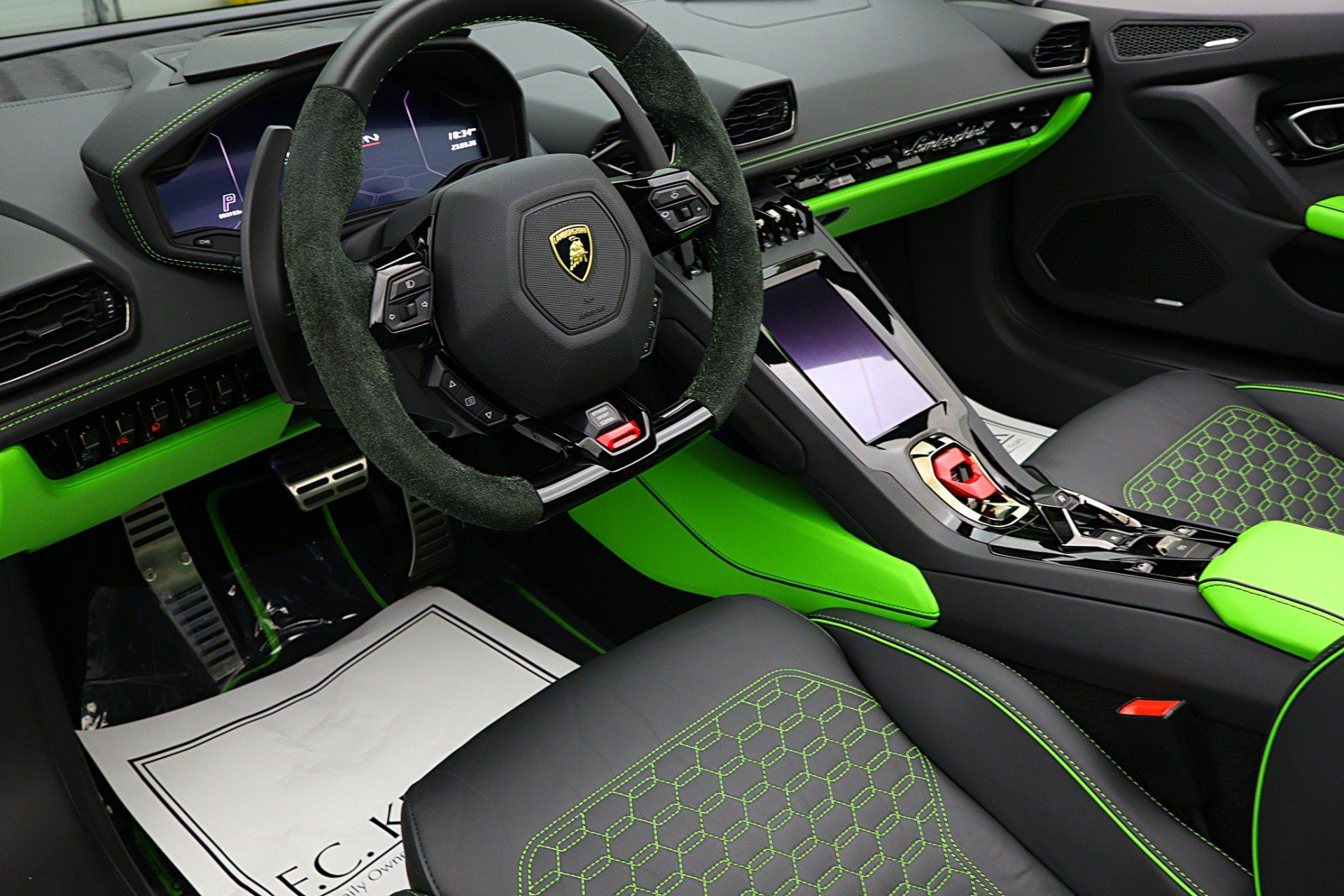 Used 2023 Lamborghini Huracan EVO RWD image 34