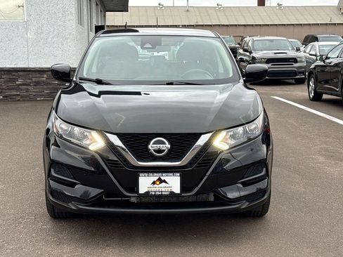 Used 2020 Nissan Rogue Sport S image 2