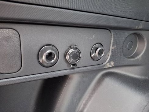 Certified 2025 Subaru Forester AWD/4WD image 40
