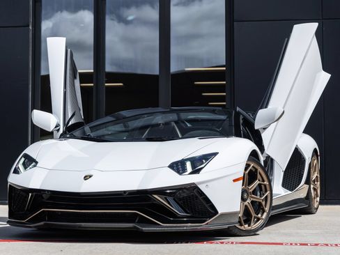 Used 2022 Lamborghini Aventador LP 780-4 Ultimae AWD/4WD image 2