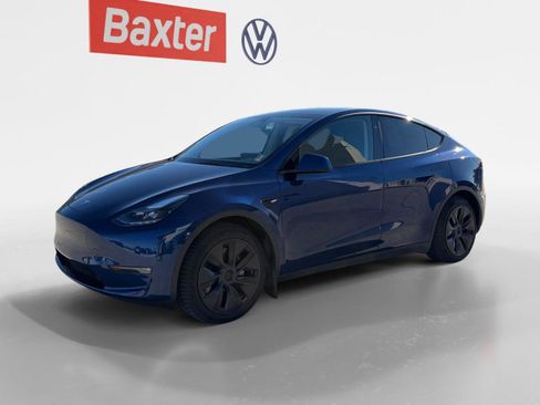 Used 2024 Tesla Model Y Long Range image 17