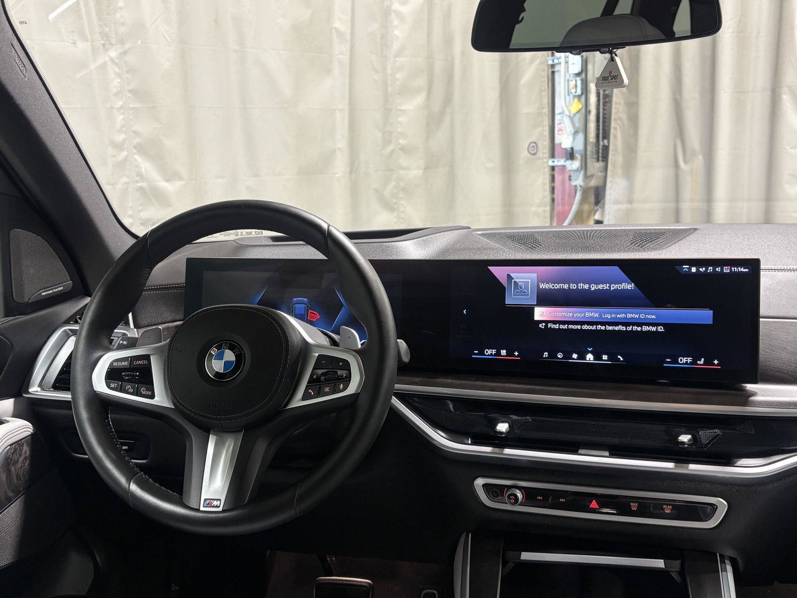 Used 2025 BMW X5 xDrive40i w/ Executive Package AWD/4WD image 4