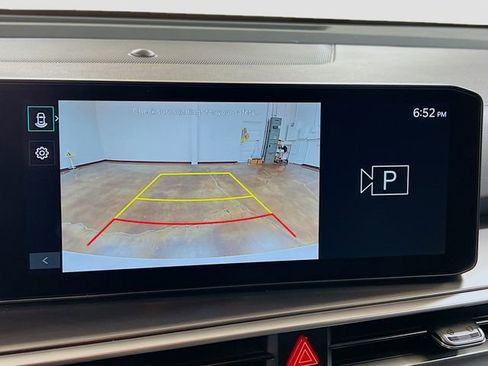 Certified 2024 Kia Sorento LX image 13