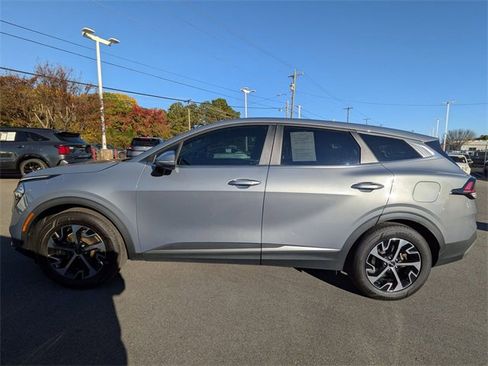 Used 2023 Kia Sportage EX image 7