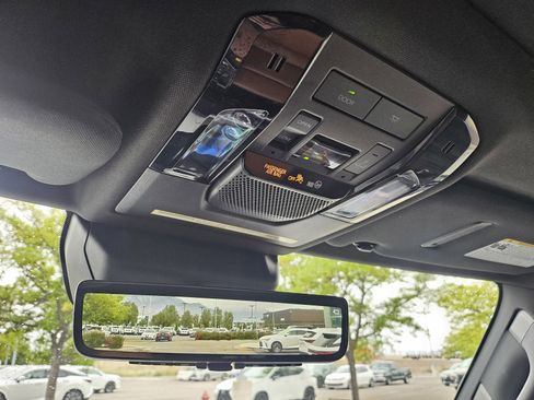 Used 2024 Lexus GX 550 w/ Accessory Package (31) AWD/4WD image 12