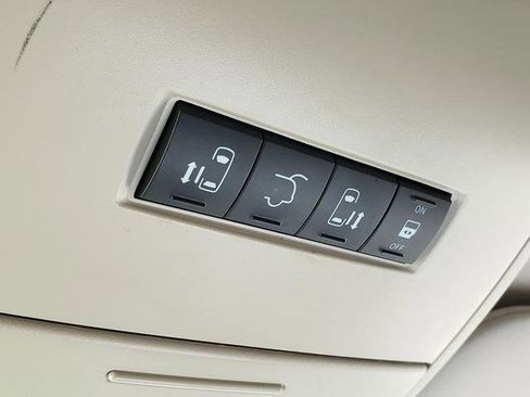 Used 2016 Dodge Grand Caravan SXT w/ Rear Park Assist Package image 23