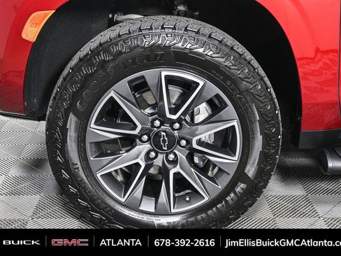 Certified 2024 Chevrolet Tahoe Z71 w/ Luxury Package image 40