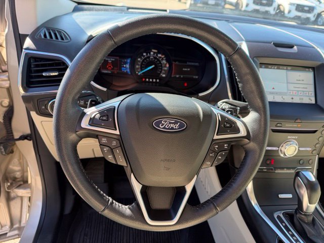 Used 2018 Ford Edge Titanium w/ Equipment Group 302A AWD/4WD image 16