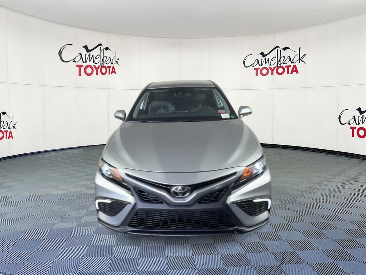 Used 2023 Toyota Camry SE FWD image 7