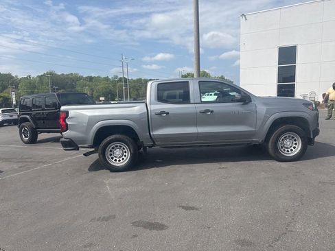 Used 2023 Chevrolet Colorado W/T image 5