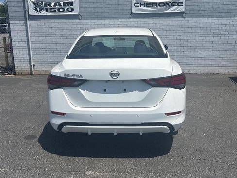 Used 2025 Nissan Sentra SV FWD image 8