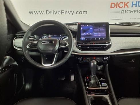 Certified 2023 Jeep Compass Latitude image 12