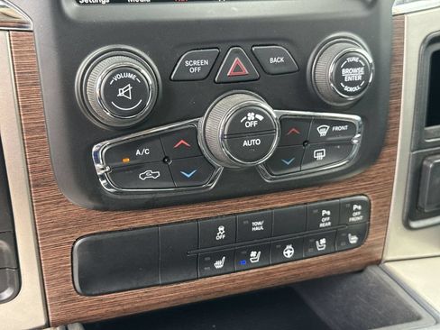 Used 2018 RAM 1500 Laramie w/ Convenience Group AWD/4WD image 22