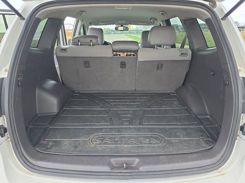 Used 2012 Hyundai Santa Fe SE image 25