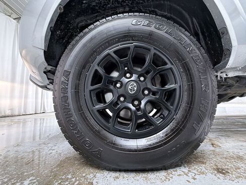 Certified 2022 Toyota Tacoma SR5 image 12