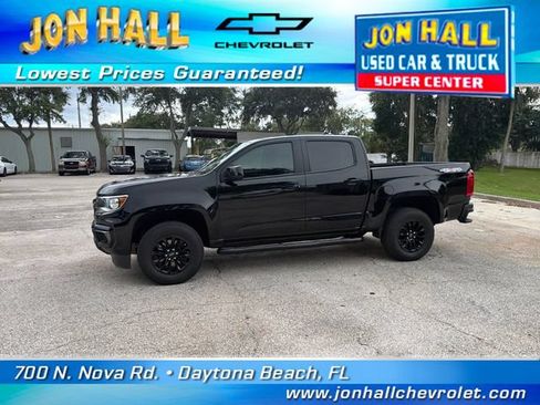 Used 2022 Chevrolet Colorado LT w/ Trail Boss Package AWD/4WD image 3