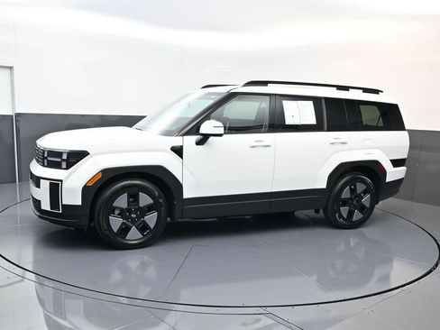 Used 2026 Hyundai Santa Fe SEL FWD image 7