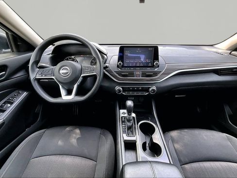 Used 2024 Nissan Altima 2.5 SV FWD image 8