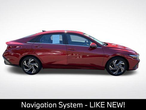 Used 2024 Hyundai Elantra Limited FWD image 12