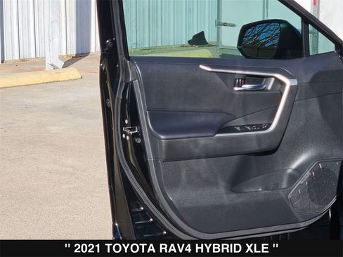 Used 2021 Toyota RAV4 XLE image 14