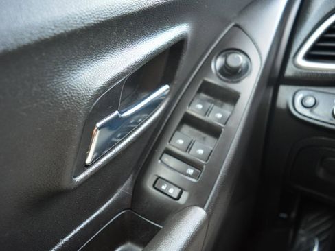 Used 2018 Chevrolet Trax LT w/ LT Convenience Package image 29