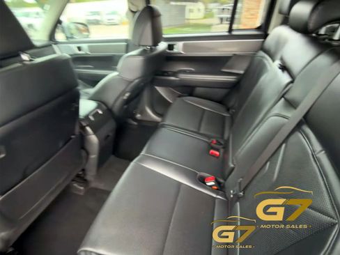 Used 2024 Hyundai Santa Fe SEL FWD image 13
