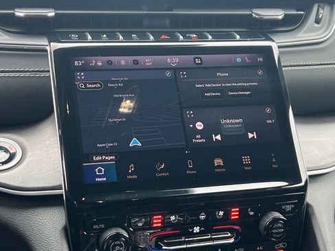 Used 2024 Jeep Grand Cherokee L Limited w/ Luxury Tech Group II image 24