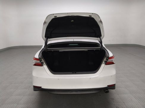 Used 2018 Toyota Camry XLE image 33