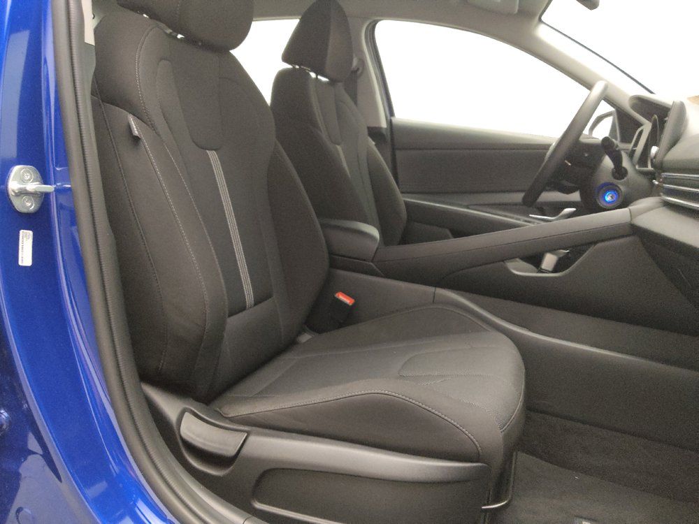 Used 2023 Hyundai Elantra SE FWD image 21