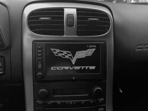 Used 2005 Chevrolet Corvette Convertible w/ Preferred Equipment Group RWD image 38