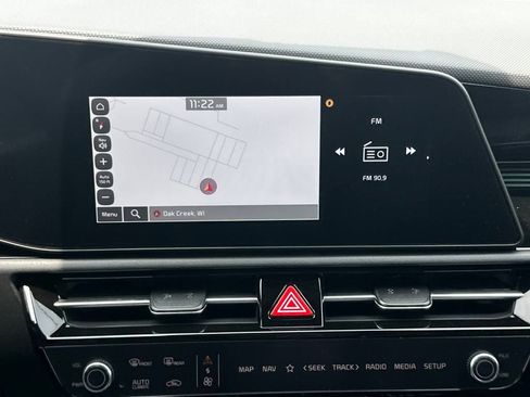 New 2025 Kia Niro EX Touring image 28