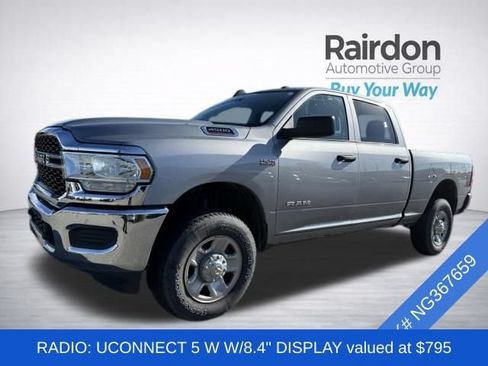Used 2022 RAM 2500 Tradesman w/ Chrome Appearance Group AWD/4WD image 3